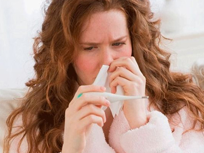 Πώς θα καταλάβετε αν έχετε ίωση ή απλό κρυολόγημα